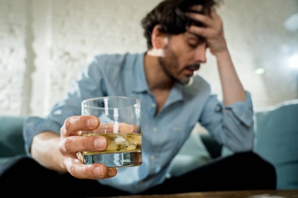 Drogas e Álcool na Família: Estratégias, Alcoolista Crônico: Como Lidar com Esse Desafio